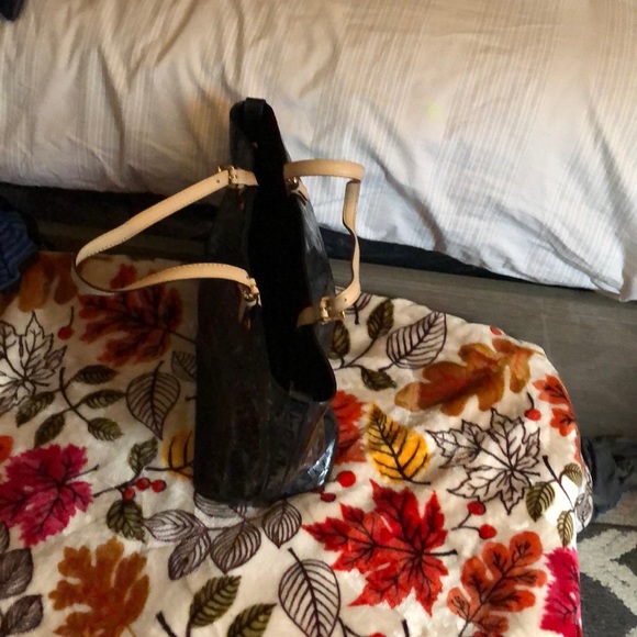 Purse - Picture 2 of 2